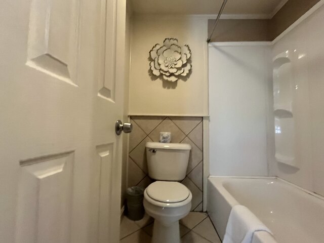 Image 3 for 11/ Queen Room