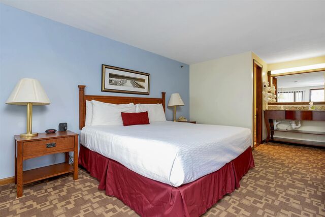 Image 4 for King Room