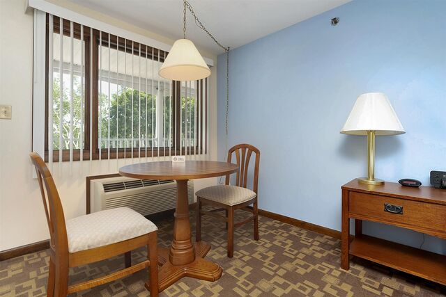 Image 16 for King Room