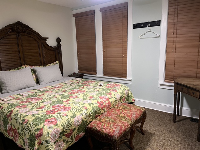 Image 2 for A5 Hemingway Room