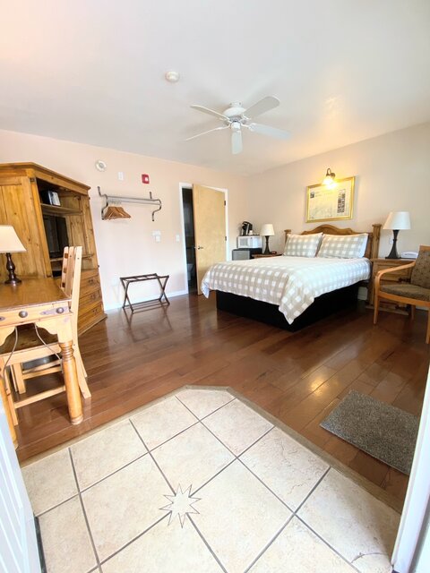 Image 1 for ADA/Queen pet friendly