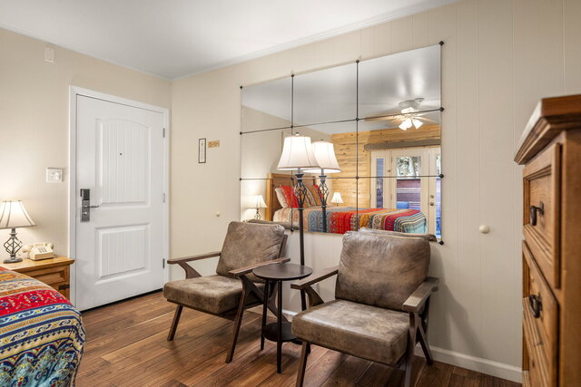 Image 4 for Queen Patio Suite NO PETS