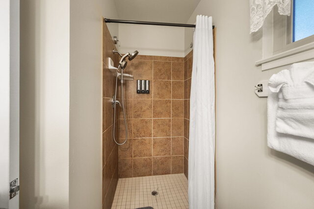 Image 7 for Queen Patio Suite NO PETS