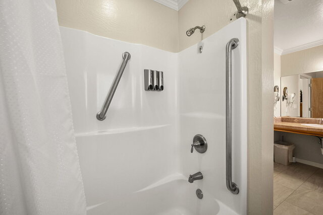 Image 5 for 2 Double Beds NO PETS (tub/shower combo)