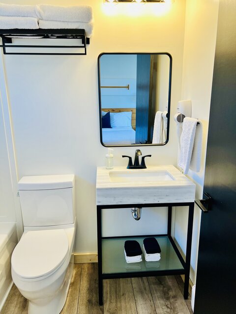 Image 3 for Queen + Queen w/Kitchenette and Deck