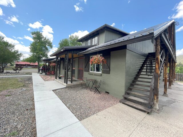Image 8 for 07 Double Queen Hotel Room