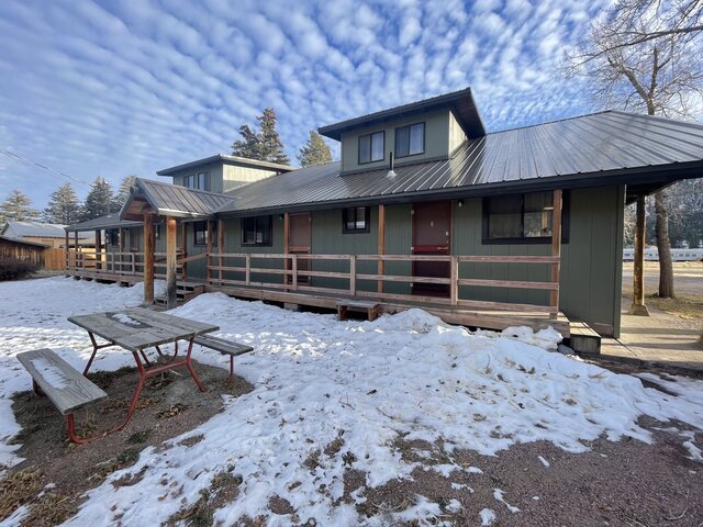 Image 4 for 05 Double Queen - Hotel Room