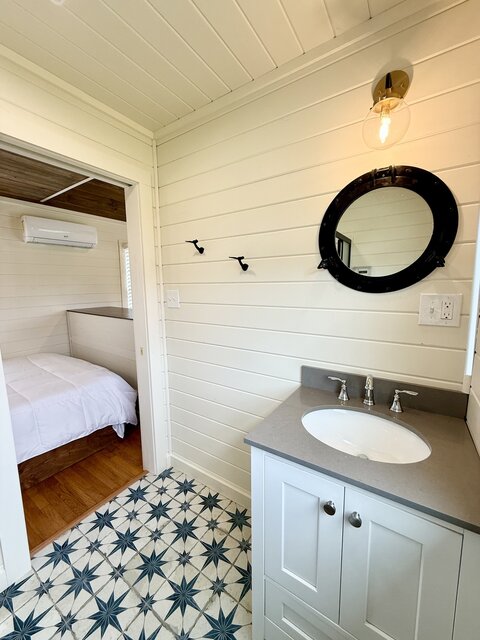 Image 9 for Cottage 8: Lakefront Studio | Sleeps 4