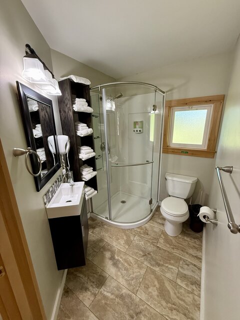 Image 15 for Cottage 7: Two-Bedroom | Sleeps 6