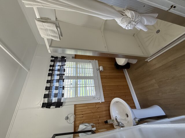 Image 19 for Cottage 9: One-Bedroom | Sleeps 6