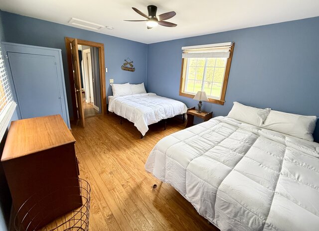 Image 8 for Cottage 9: Lakefront One-Bedroom | Sleeps 6