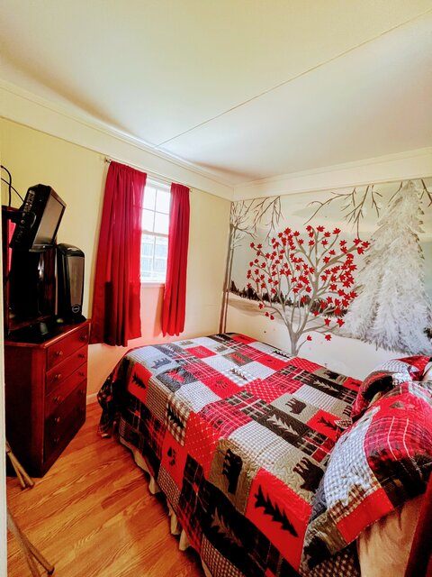 Image 16 for Cottage 10: Two-Bedroom | Sleeps 6