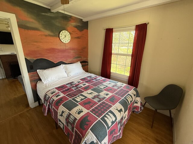 Image 3 for Cottage 10: Two-Bedroom | Sleeps 6