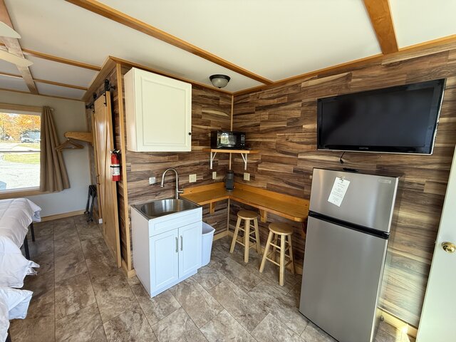 Image 5 for One-Bedroom Suite | Sleeps 6-7