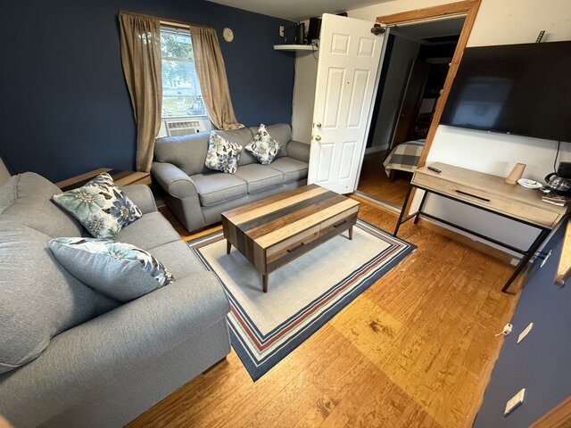 Image 3 for "Maine" House: Two-Bedroom | Sleeps 8