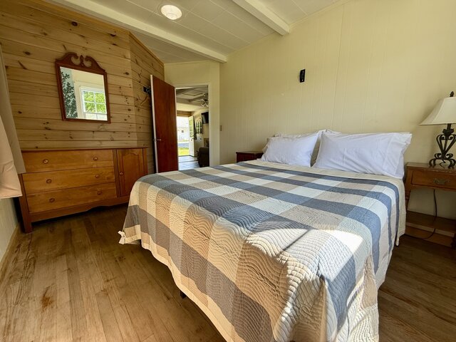 Image 13 for Cottage 7: Two-Bedroom | Sleeps 6