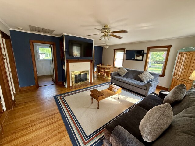 Image 10 for "Maine" House: Two-Bedroom | Sleeps 8