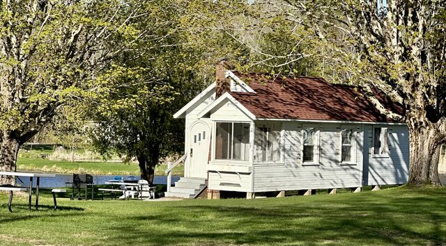 Image 1 for Cottage 10: Two-Bedroom | Sleeps 6