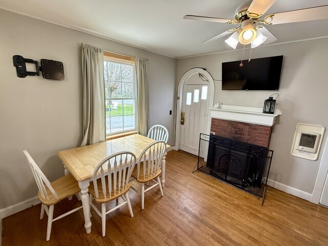 Image 10 for Cottage 4: One-Bedroom | Sleeps 6