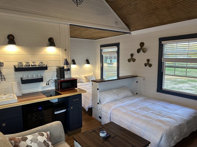 Image 15 for Cottage 8: Lakefront Studio | Sleeps 4