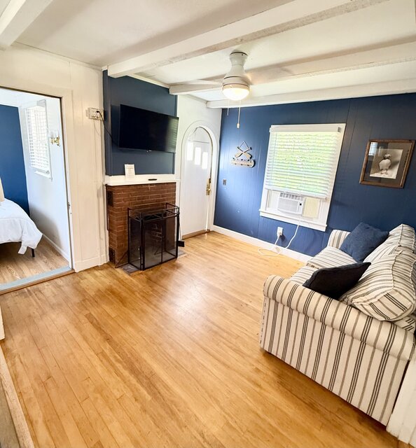 Image 6 for Cottage 10: Two-Bedroom | Sleeps 6