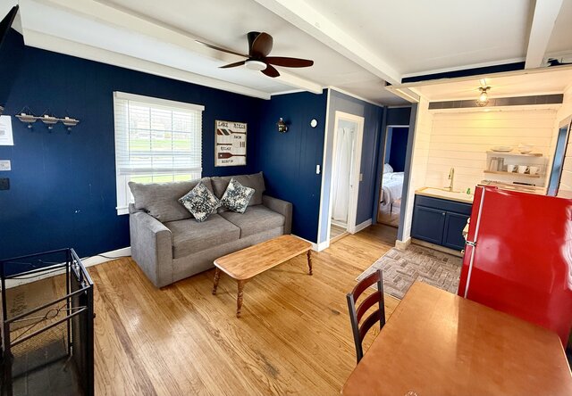 Image 2 for Cottage 9: Lakefront One-Bedroom | Sleeps 6