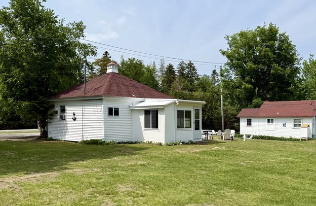 Image 1 for Cottage 11: One-Bedroom | Sleeps 4