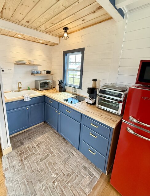 Image 4 for Cottage 6: One-Bedroom | Sleeps 6
