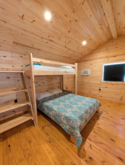 Image 5 for B. Rustic Cabin 01 - 1 Queen, 4 Twin Bed XL, Kitchenette, Full Bath