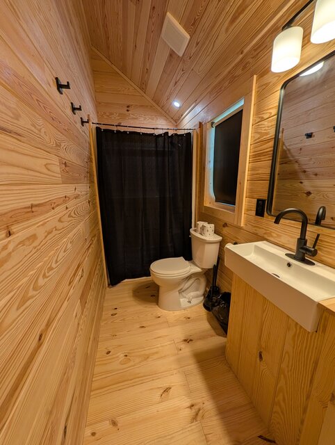 Image 10 for B. Rustic Cabin 00 -  1 Queen, 4 Twin Bed XL, Kitchenette, Full Bath