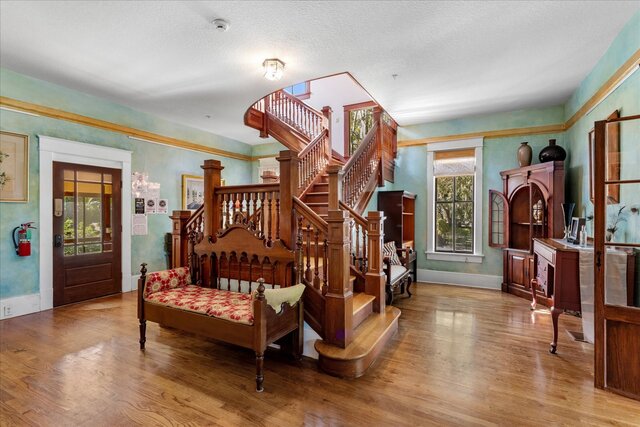 Image 4 for Oakland Manor House