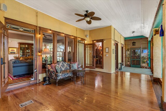 Image 7 for Oakland Manor House