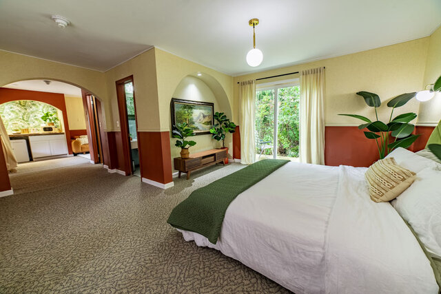 Image 7 for Honeymoon Suite