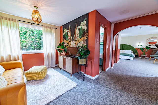 Image 1 for Honeymoon Suite