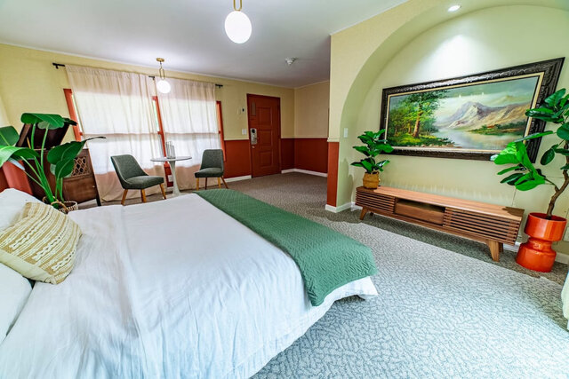 Image 3 for King Bedroom