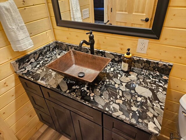 Image 11 for Salmonberry Chalet