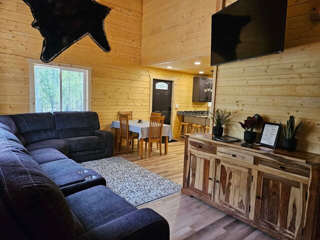Image 7 for Salmonberry Chalet