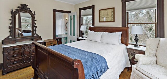 Image 8 for The Captains Room