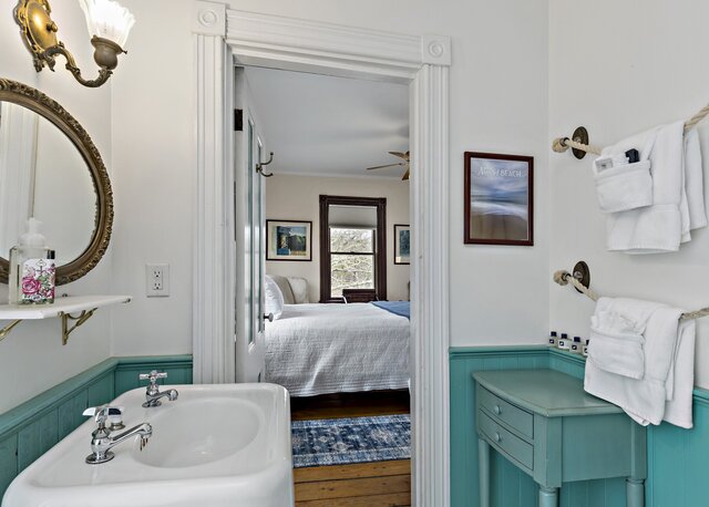 Image 12 for The Captains Room