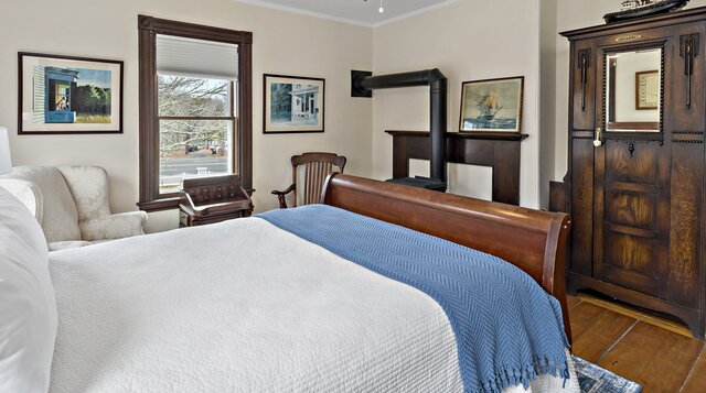 Image 7 for The Captains Room