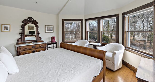 Image 4 for The Sunrise Room