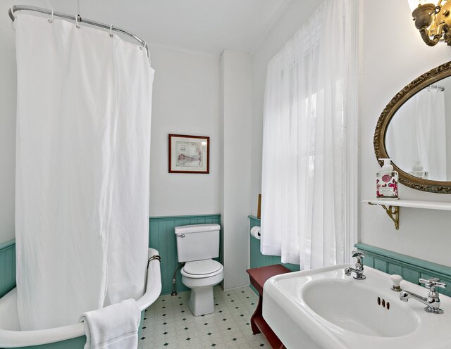 Image 11 for The Captains Room