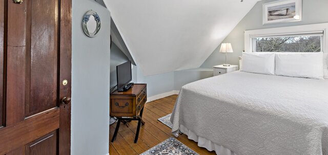 Image 2 for The Oak Room