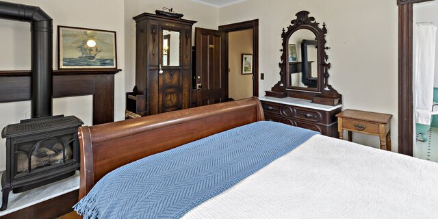 Image 9 for The Captains Room