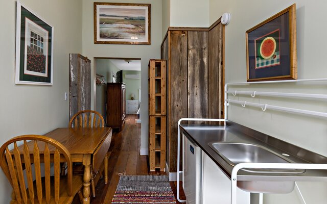 Image 5 for The Beachcomber Suite