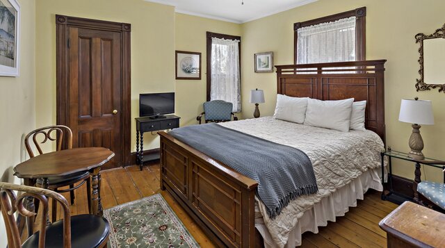 Image 1 for The Overlook Room