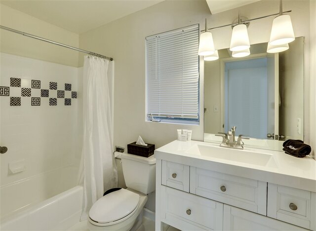 Image 2 for Deluxe 2 Queen with kitchenette