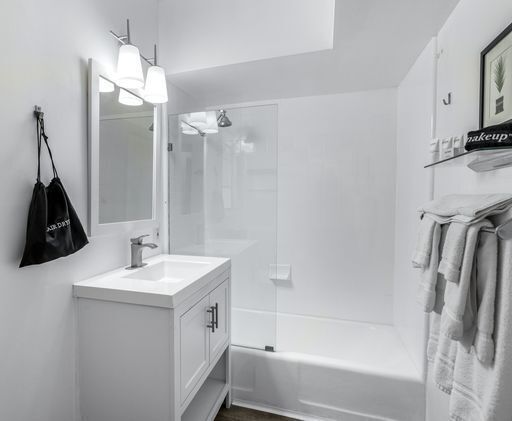 Image 5 for One Bedroom Suite with Kitchenette