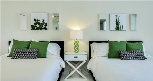 Image 1 for Deluxe 2 Queen with kitchenette