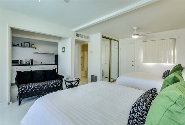 Image 3 for Deluxe 2 Queen with kitchenette